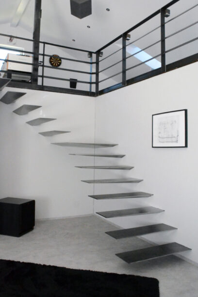 Kragarmtreppe aus Metall