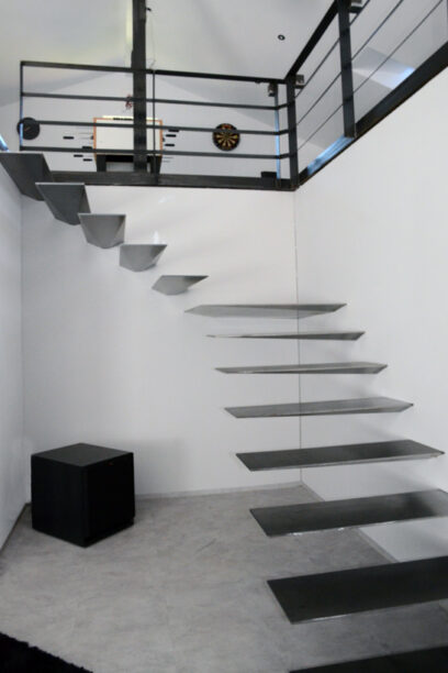 Kragarmtreppe aus Metall