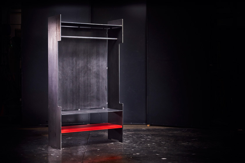 moderne Garderobe aus Stahl