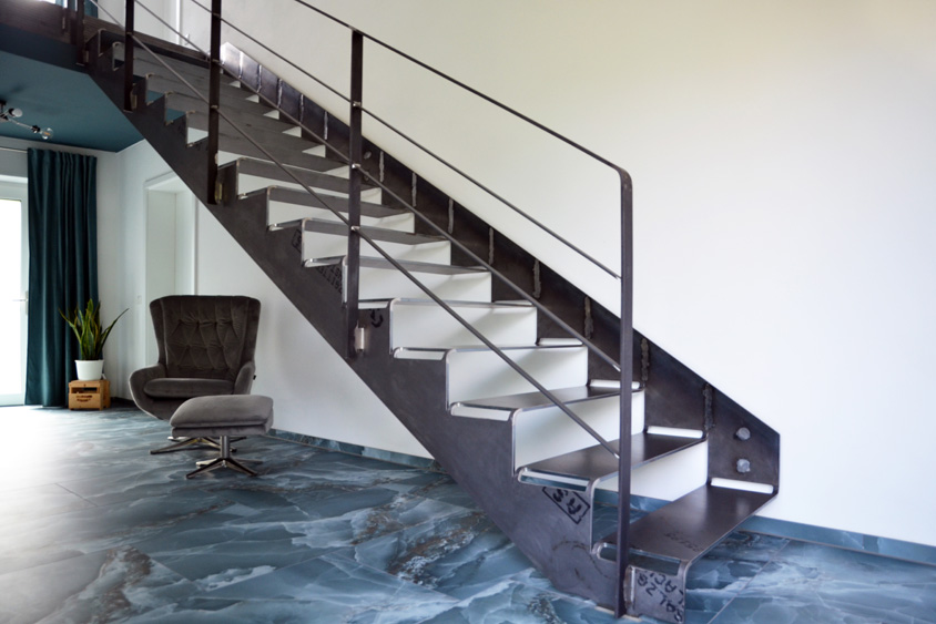 gerade Designtreppe aus Stahl