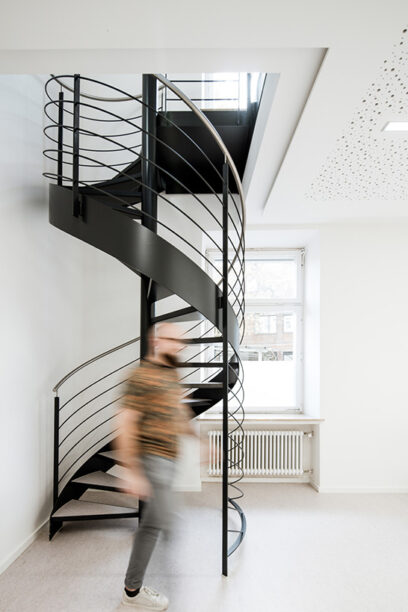 Treppe als Spindeltreppe in einer Schule