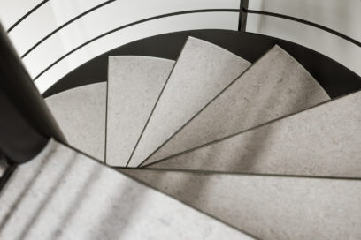 Treppe als Spindeltreppe in einer Schule