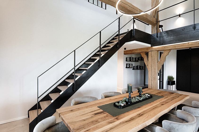 Material im Treppenbau - Kombination aus Stahl und Holz von spitzbart treppen