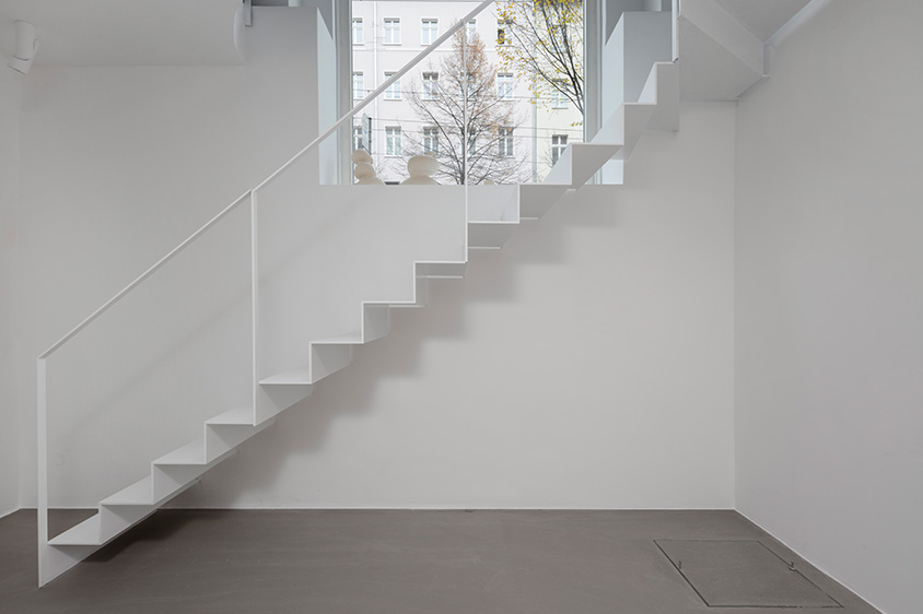 Faltwerktreppe in weiß